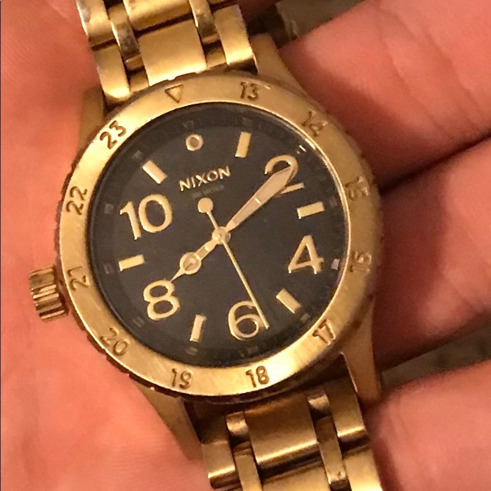 Nixon watch